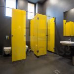 DIS Poslovna zgrada Krnjevo Staklene sanitarne kabine 2